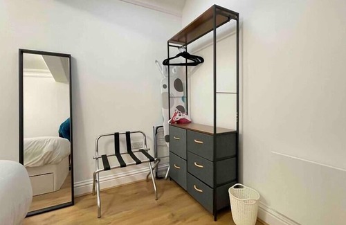 Potters Bar Casa | Private 1 Bed - 18 min to Central