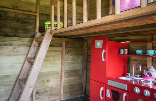 Poltimore Cabaña | Private 2 Bed Country Cottage - Parking & 1/2 Acre Garden