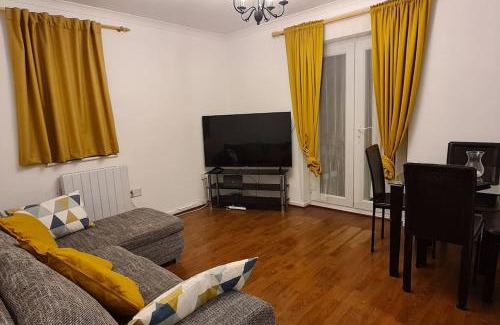 Custom House Apartamento | Private 2 Bed Flat close to EXCEL & CITY AIRPORT