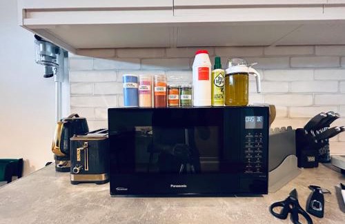 Potters Bar Apartamento | Private 2 Bed Guest House - Van Parking, M25 & A1 connections