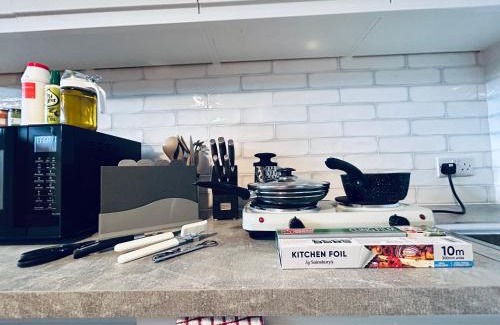 Potters Bar Apartamento | Private 2 Bed Guest House - Van Parking, M25 & A1 connections