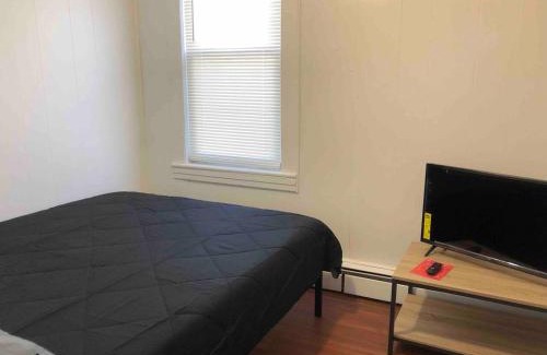 Elizabeth Apartamento | Private 2-bedroom apartment with direct bus to NYC Manhattan only a 5-minute walk away