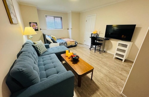 Burnaby Casa | Private 2 bedrooms Fruits Garden Suite