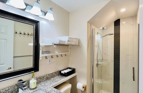 Burnaby Casa | Private 2 bedrooms Fruits Garden Suite