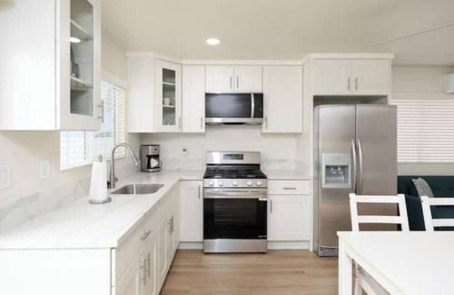 North Long Beach Casa | Private 2BD Home w WiFi, In Unit W/D - Long Stays