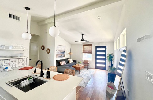 East MLK Casa | Private/2BR/2BA/GAMES/IDEAL LOCATION