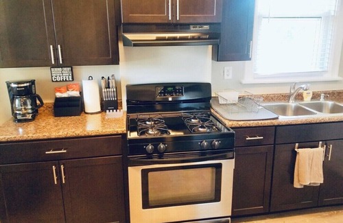 Brighton Heights Apartamento | Private 3 bdrm Apt. Spacious, Clean and Convenient
