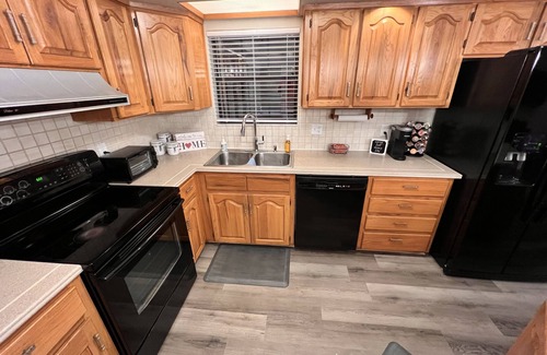 Florida Panhandle Casa | Private 3 Bed, 2 Bath Home on 1 Acre with a Fireplace