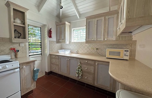 Gibbs Bay Villa | Private 3 Bed Villa Barbados, 4 mins walk to beach