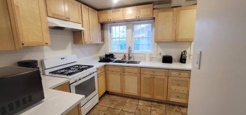 Harbor Gateway North Apartamento | Private 3 bedroom Home in Los Angeles-Gardena, California
