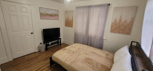 Harbor Gateway North Apartamento | Private 3 bedroom Home in Los Angeles-Gardena, California
