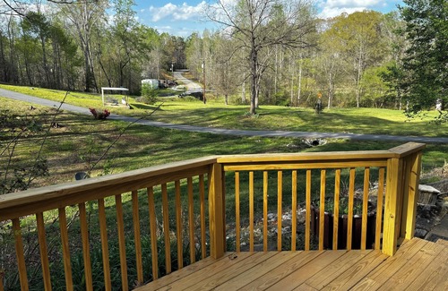 Oconee County Casa | Private 3-bedroom house sleeps 8~creek & pool table