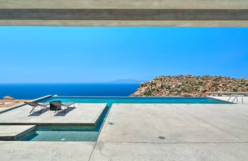 Milopotas Villa | Private 3 Br Luxury Peaceful Mylo Villa W Pool Close to Mylopotas Beach