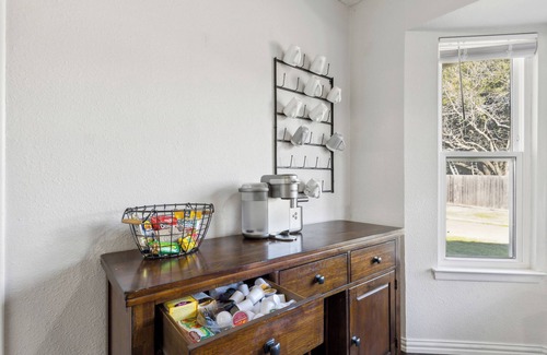 Cleburne Casa | Private 3 BR Unit + Pool - Connected Owner's Unit
