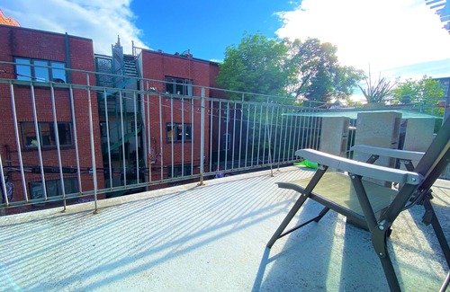 Plateau Mont Royal Casa | Private 3-level townhouse+24 Bed/sofa bed+Sunny Terrace&Balcony+Free Parking