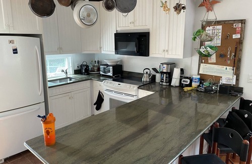 Fire Island Pines Cabaña | Private 3BR 3BA Fire Island Cottage w/pool 4 min to harborl