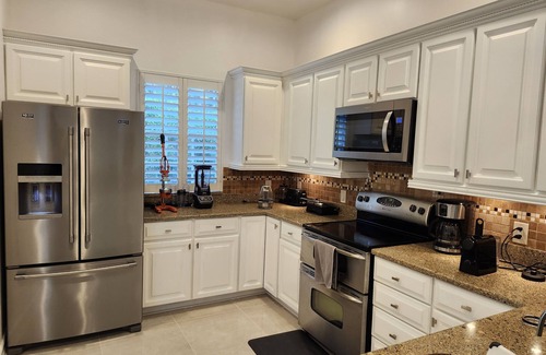 Central Naples Casa | Villa privada 3BR 3BA en una hermosa comunidad cerrada estilo centro turístico cerca de una playa