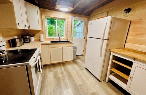 Dedham Cabina | Private 3BR Lakefront Cottage on Green Lake @ Jenkins Beach #3