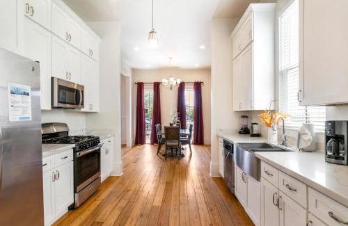 Faubourg Lafayette Apartamento | Private 3BR on Carondelet by Hosteeva