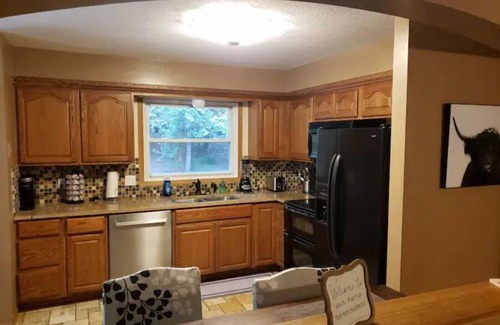 Eagan Casa | Private 4-Bedroom Home in Quiet Neighborhood