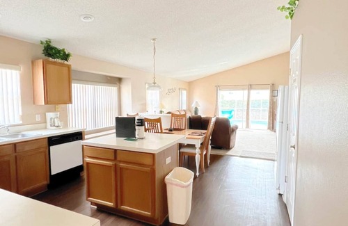 Lake Davenport Estates Villa | Private 4 bedroom pool home in Disney Area