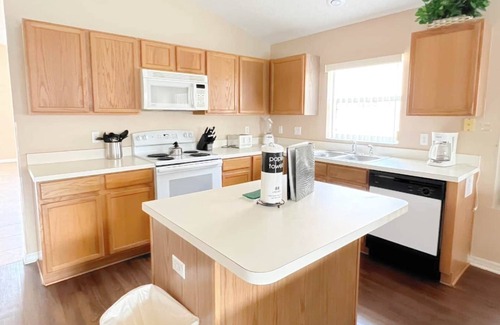 Lake Davenport Estates Villa | Private 4 bedroom pool home in Disney Area