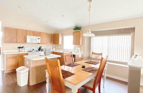 Lake Davenport Estates Villa | Private 4 bedroom pool home in Disney Area