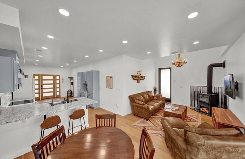 South Fork Casa | Private 43 Acres Retreat in South Fork