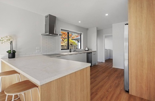 Christchurch Casa | Private, 4BR, Family-Friendly, Free Parking near Airport