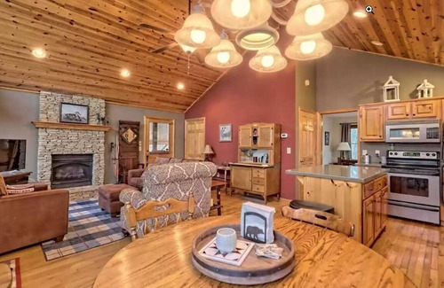 Tarheel Cabina | Private 5 acres - View - Walk to Lake