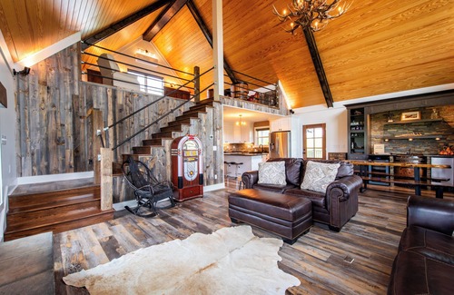 Waddy Casa | Private A-frame Cabin - Hot tub, Firepit & Views
