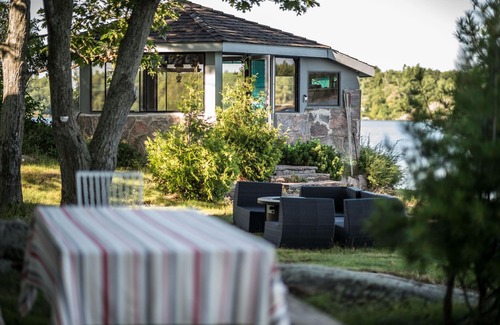 The Archipelago Cabaña | Privado A Frame w / Garden Cabin con vistas a la bahía de Georgia