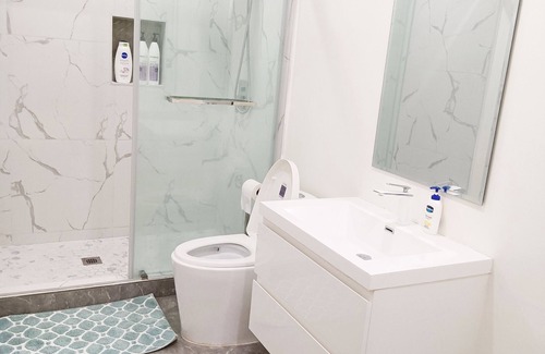 Monterey Park Casa | Private Access Big Master Suite