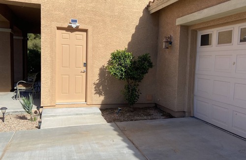 Palm Valley Casa | Private access, private room, private bathroom