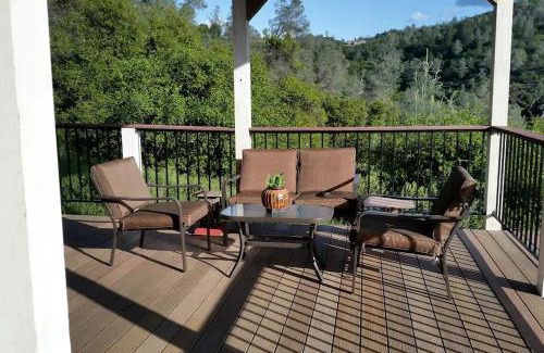 Penn Valley Cabina | Private Accommodation for a Couples' Getaway in Penn Valley, California