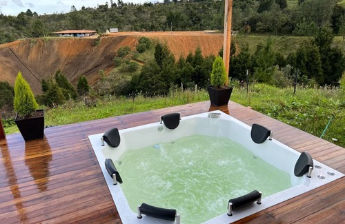 Guarne Casa | Alojamiento privado con Jacuzzi, wifi y zona BBQ