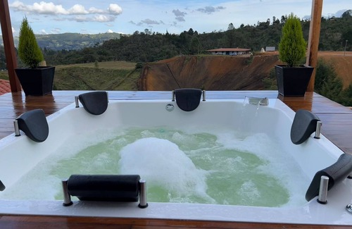 Guarne Casa | Alojamiento privado con Jacuzzi, wifi y zona BBQ