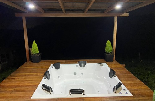 Guarne Casa | Alojamiento privado con Jacuzzi, wifi y zona BBQ