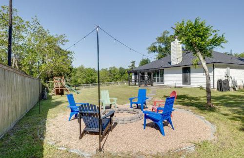 Cove Casa | Private Acreage, Pergola and Fire Pit Baytown Home