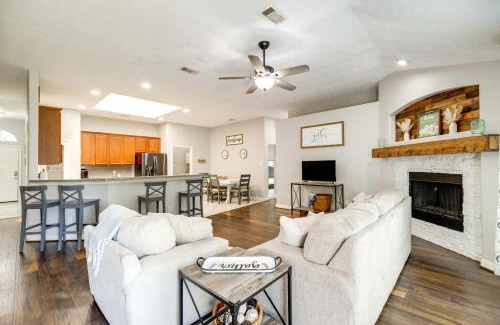Cove Casa | Private Acreage, Pergola and Fire Pit Baytown Home