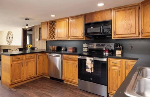 Athol Casa | Private Adirondack Bear Retreat