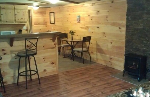 Blanche Manor Ranch Cabina | Alojamiento privado asequible en Blanche Manor Horse Ranch