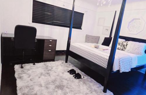 Burnaby Villa | Private Airconditioned 2 Bedroom Home Private Parking