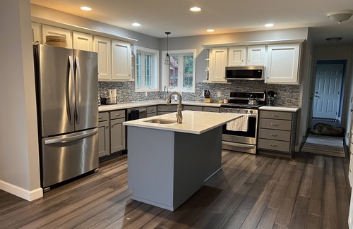 Centre Hall Casa | Private and charming 5 bedroom home 15 minutes from campus!