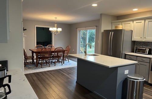 Centre Hall Casa | Private and charming 5 bedroom home 15 minutes from campus!