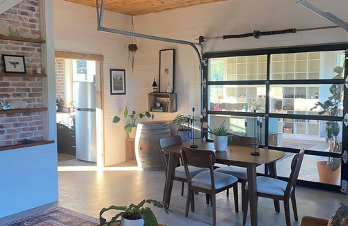 Carlton Casa | Private and charming space in Wine Country, a perfect wine tasting base camp.