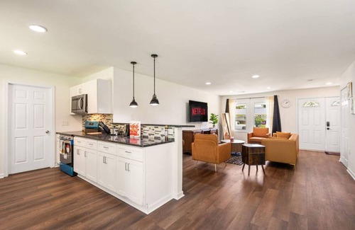 Sterling Casa | Private and Cozy 3 BEDR+2 BTH Single Fam Home