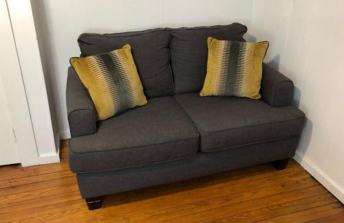 Perth Amboy Casa | Private and cozy house with one bedroom and one bathroom and free Wi-Fi