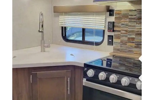 Rosehill Casa | Private and delightful one bedroom travel trailer