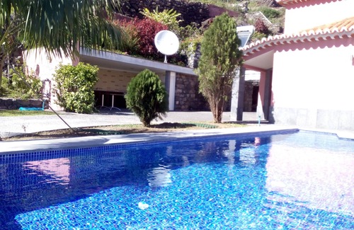 Tabua Casa | Piscina privada climatizada - WiFi gratis - TV cable y satélite - Gran jardín